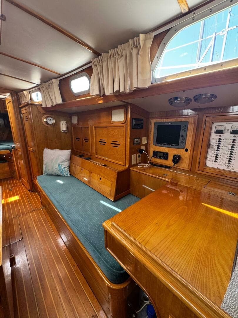 1983 Hinckley Sou'wester 42