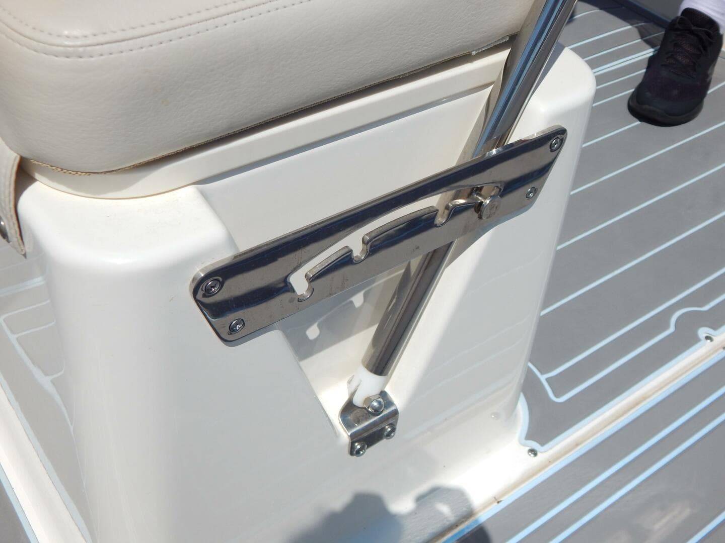 2020 Boston Whaler 190 Montauk