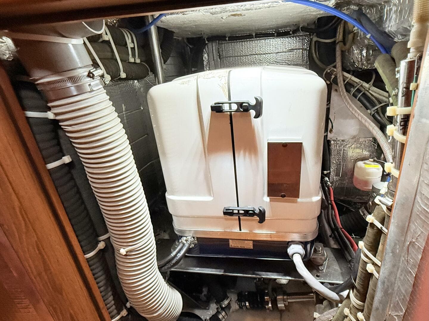 2008 Hylas 46 Center Cockpit