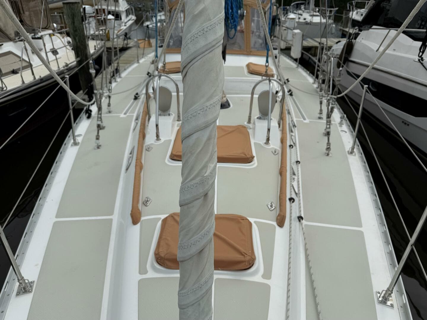 2008 Hylas 46 Center Cockpit