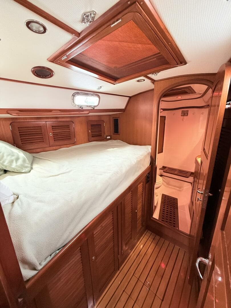 2008 Hylas 46 Center Cockpit