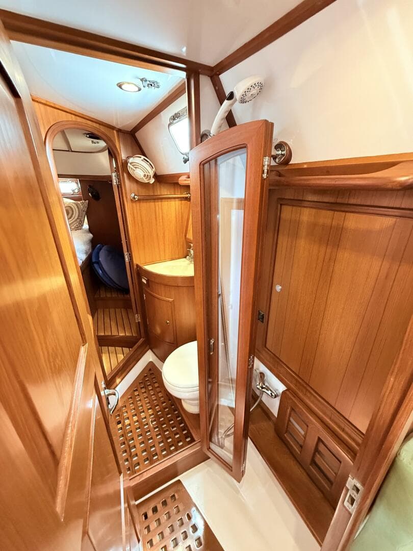 2008 Hylas 46 Center Cockpit