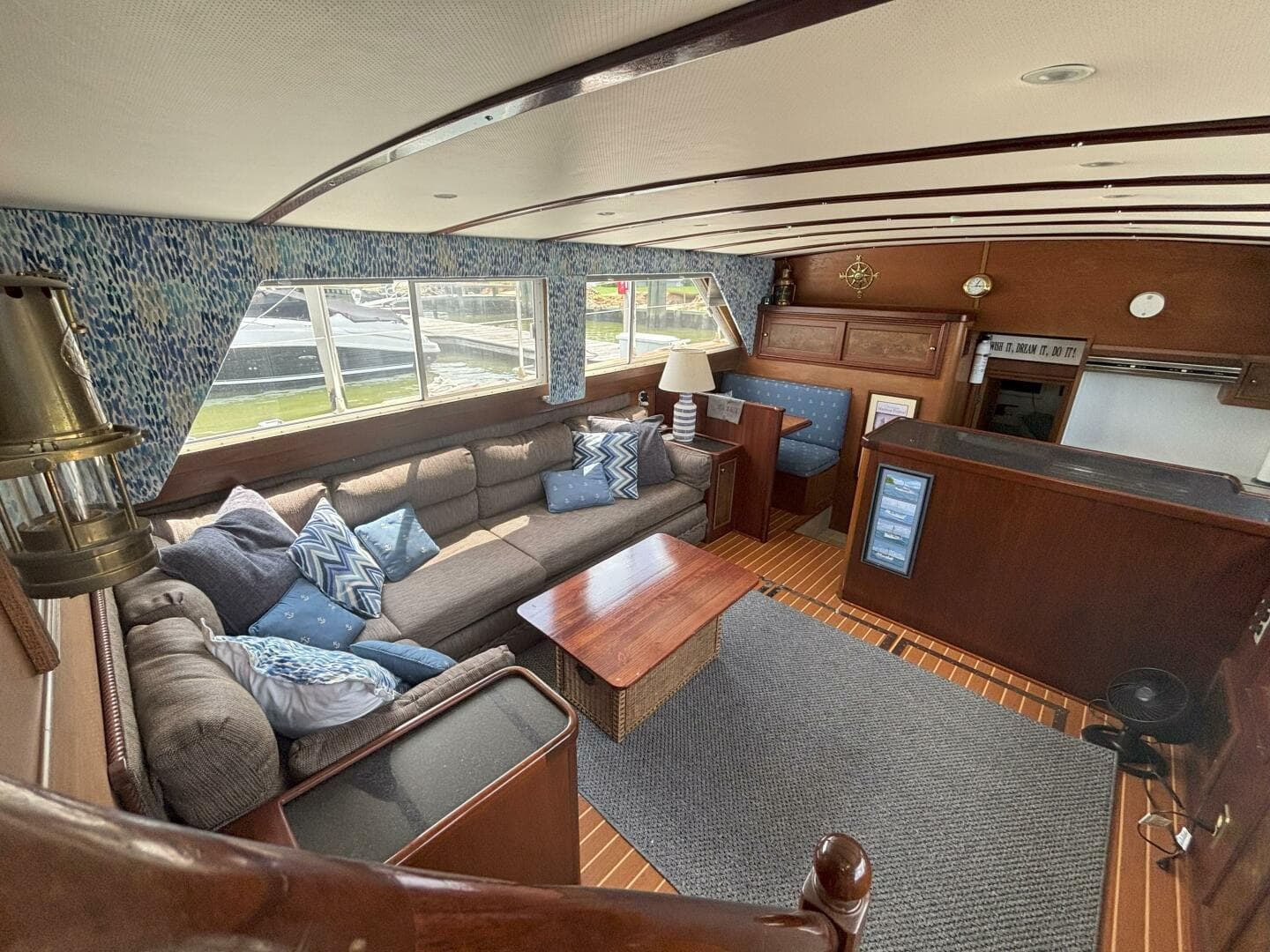 1972 Matthews 4 Flush Deck