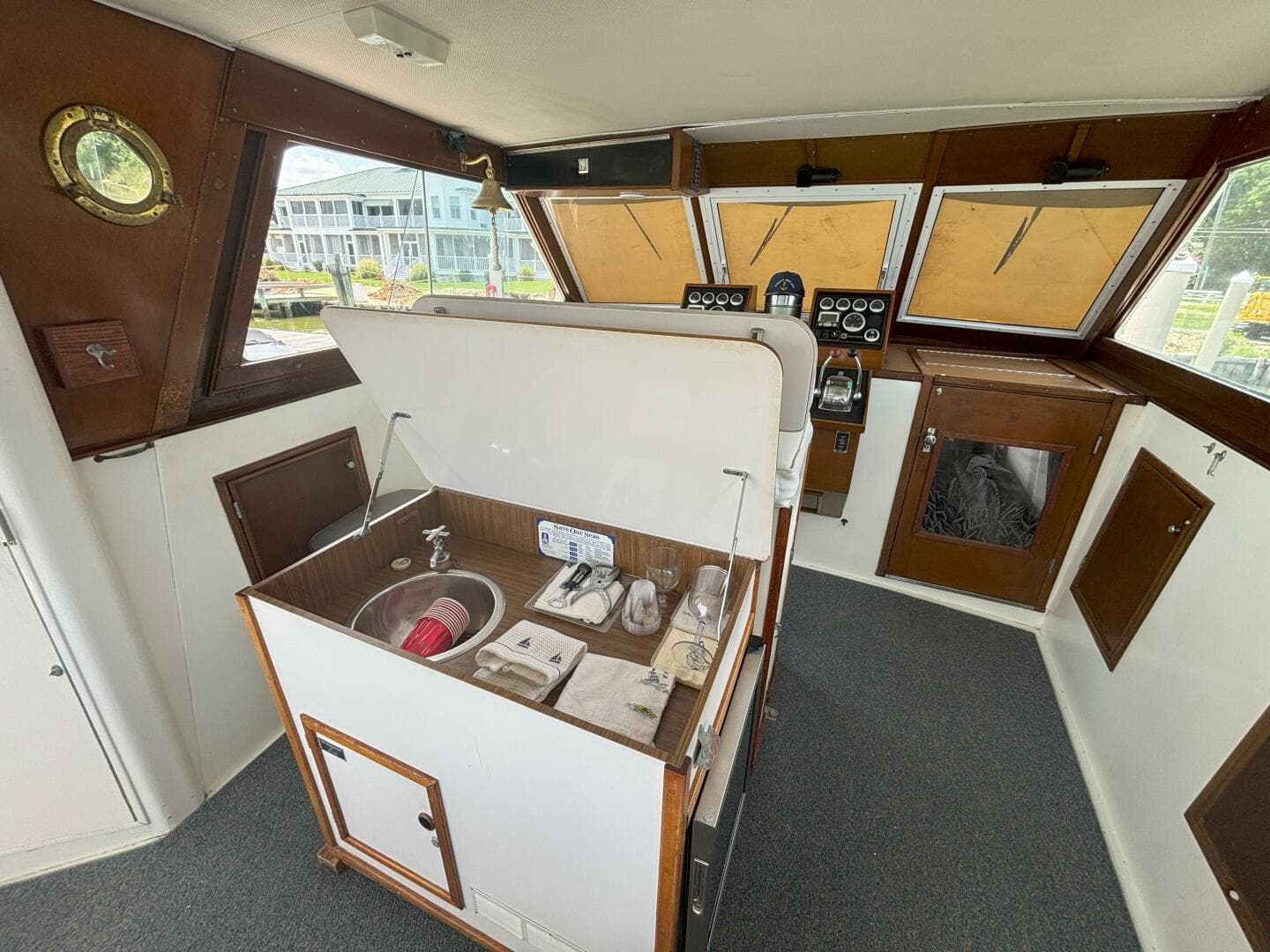 1972 Matthews 4 Flush Deck
