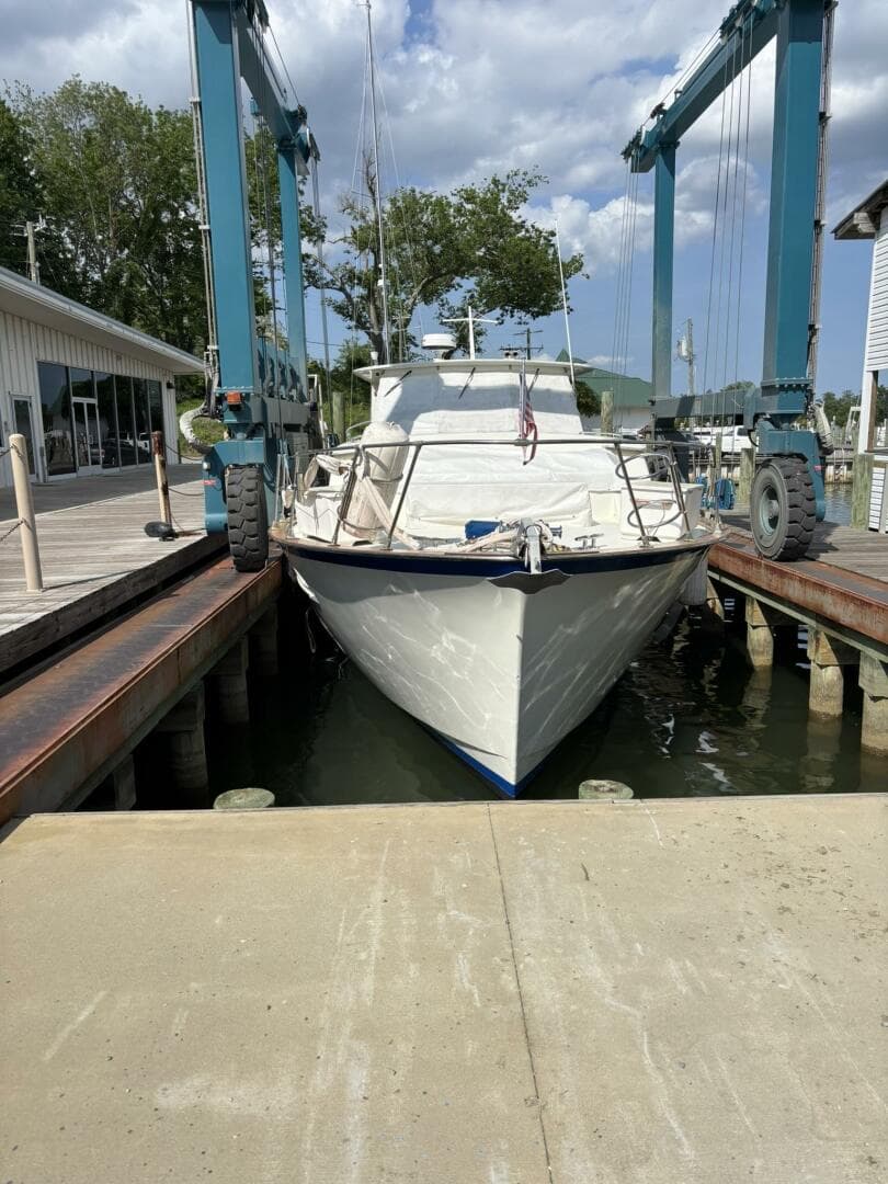 1972 Matthews 4 Flush Deck