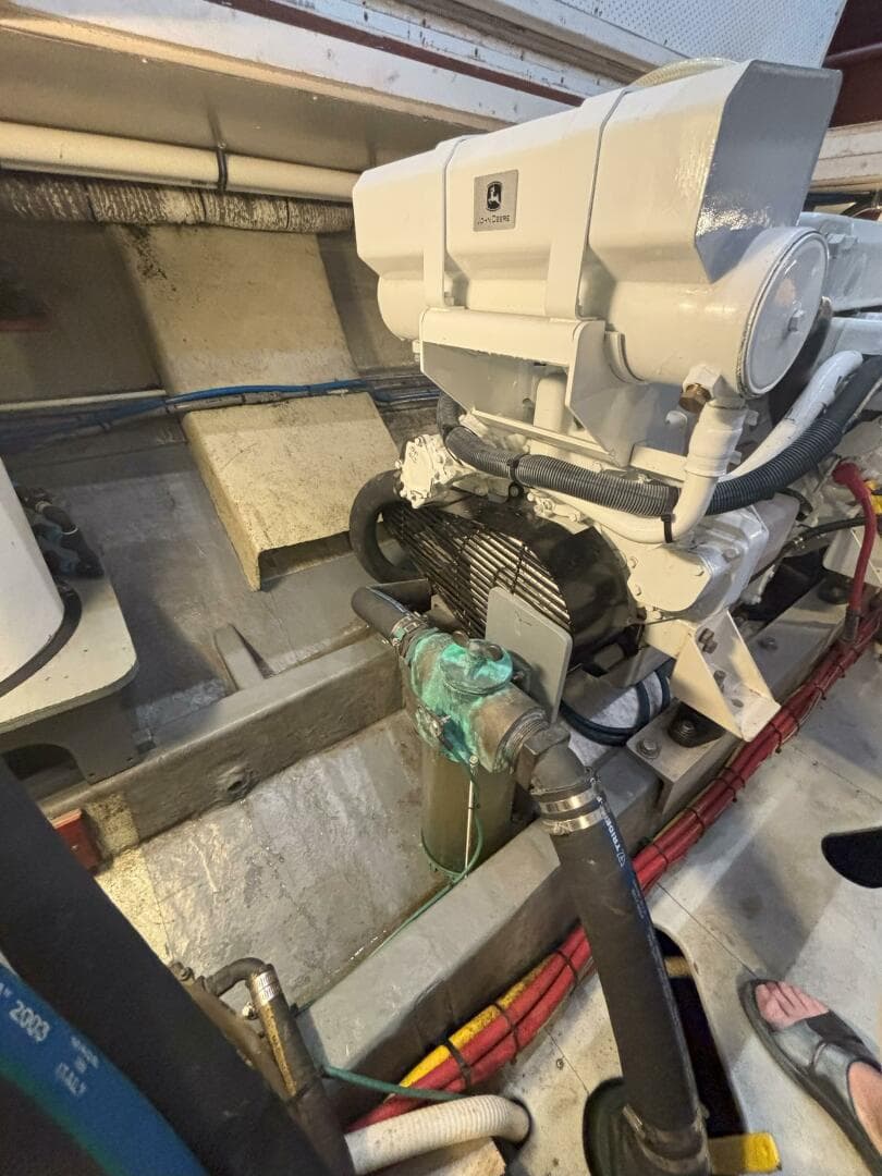 1972 Matthews 4 Flush Deck