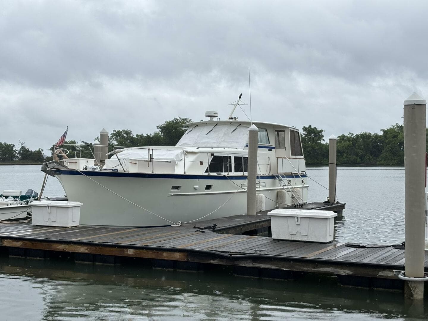 1972 Matthews 4 Flush Deck