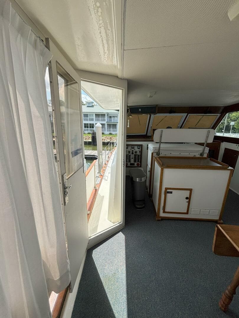 1972 Matthews 4 Flush Deck