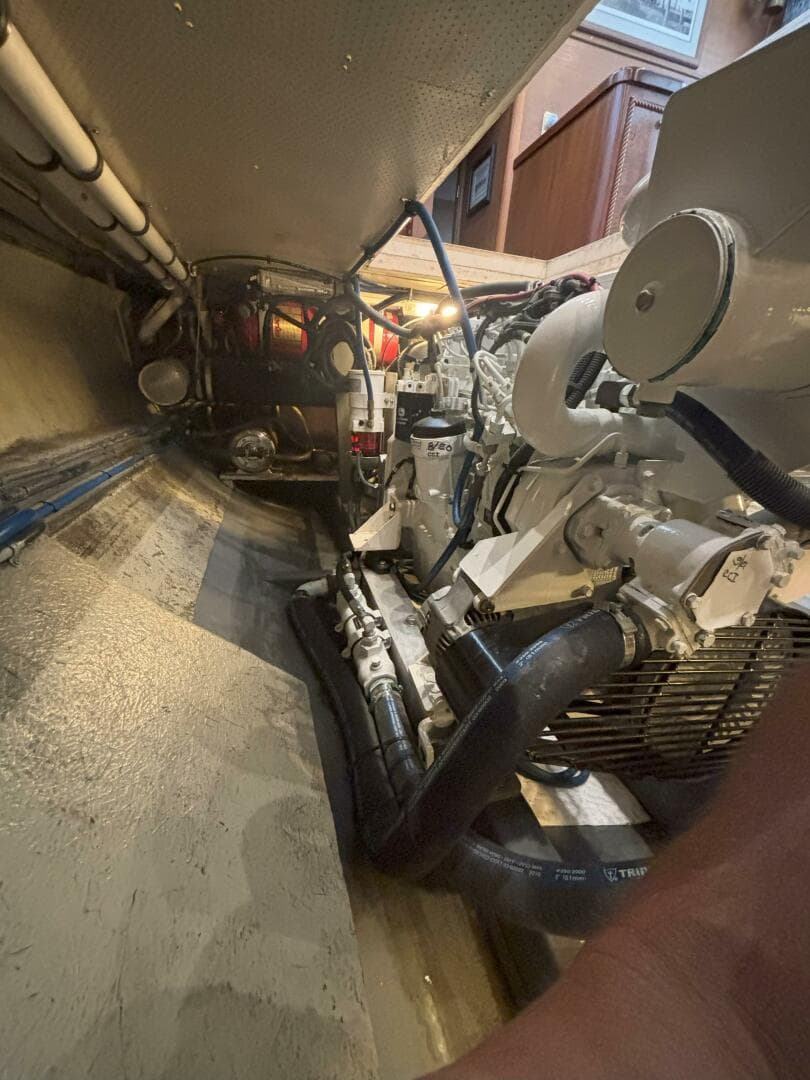 1972 Matthews 4 Flush Deck