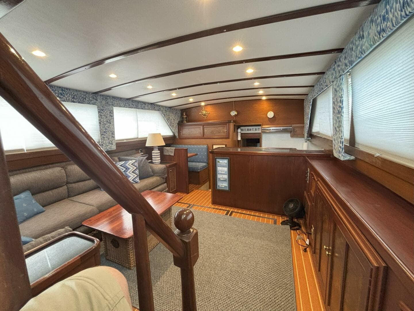 1972 Matthews 4 Flush Deck