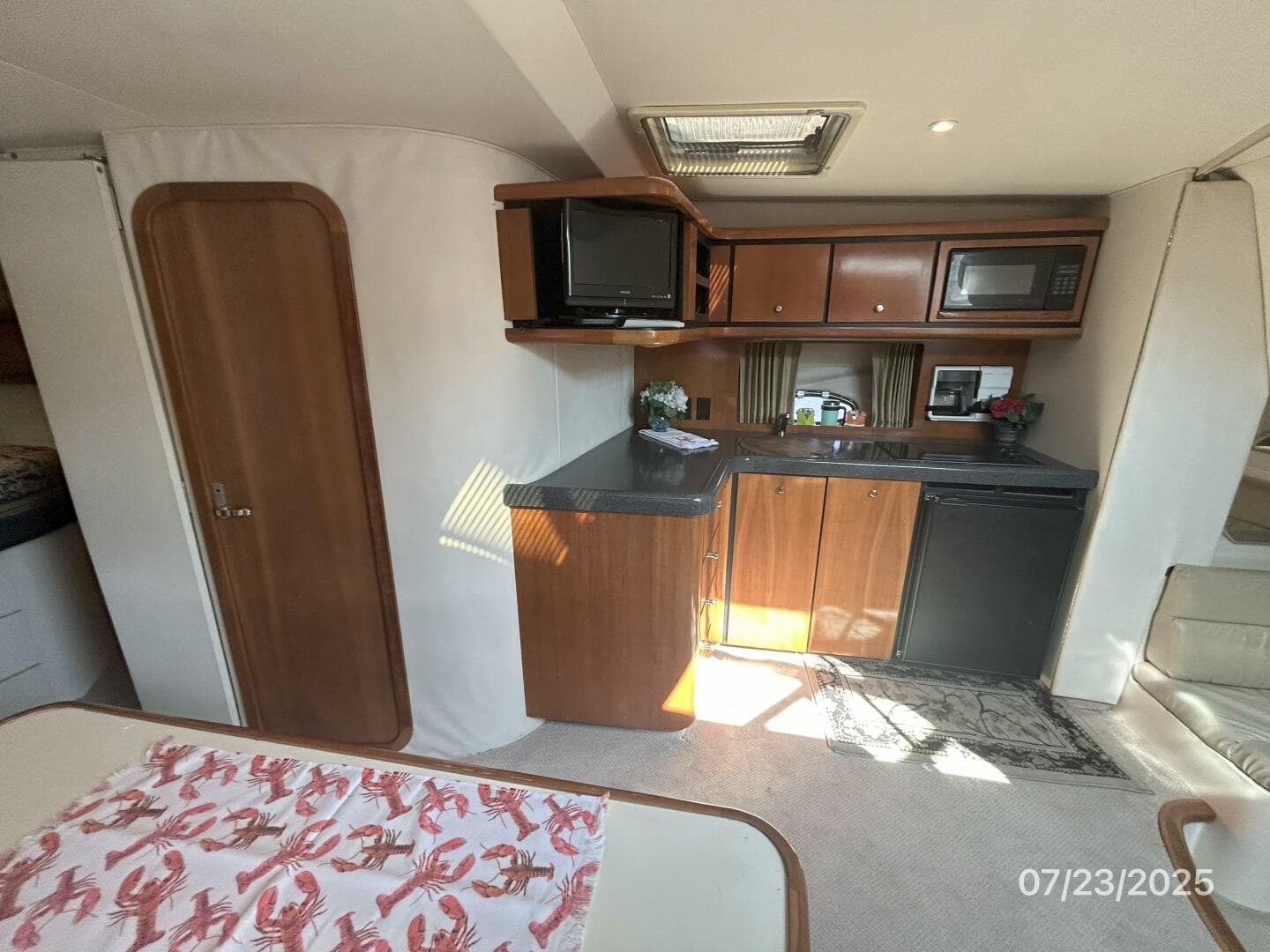 40' Trojan salon starboard