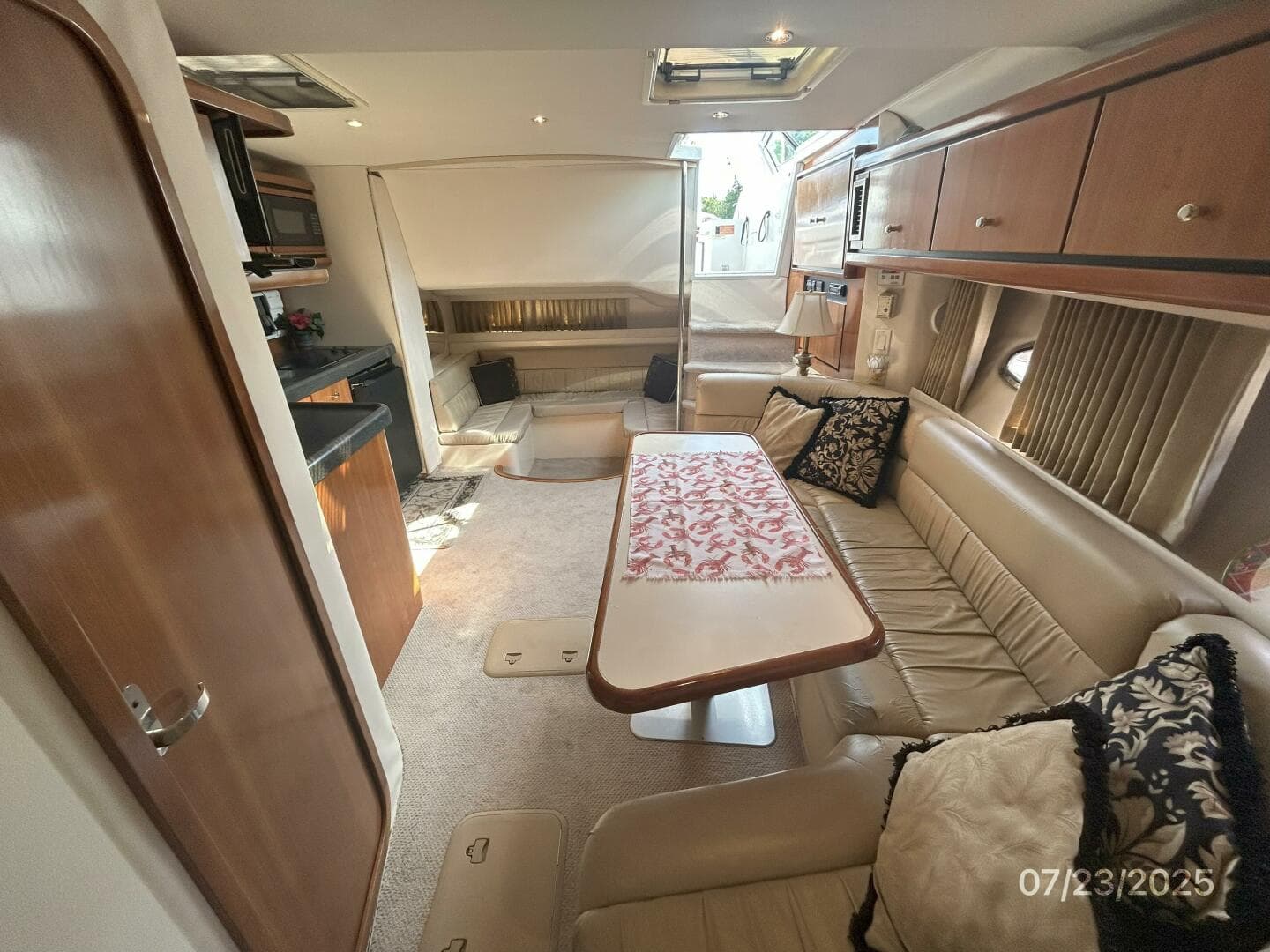 40' Trojan salon aft