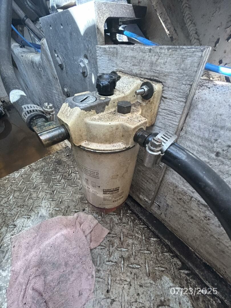 40' Trojan generator Racor fuel filter