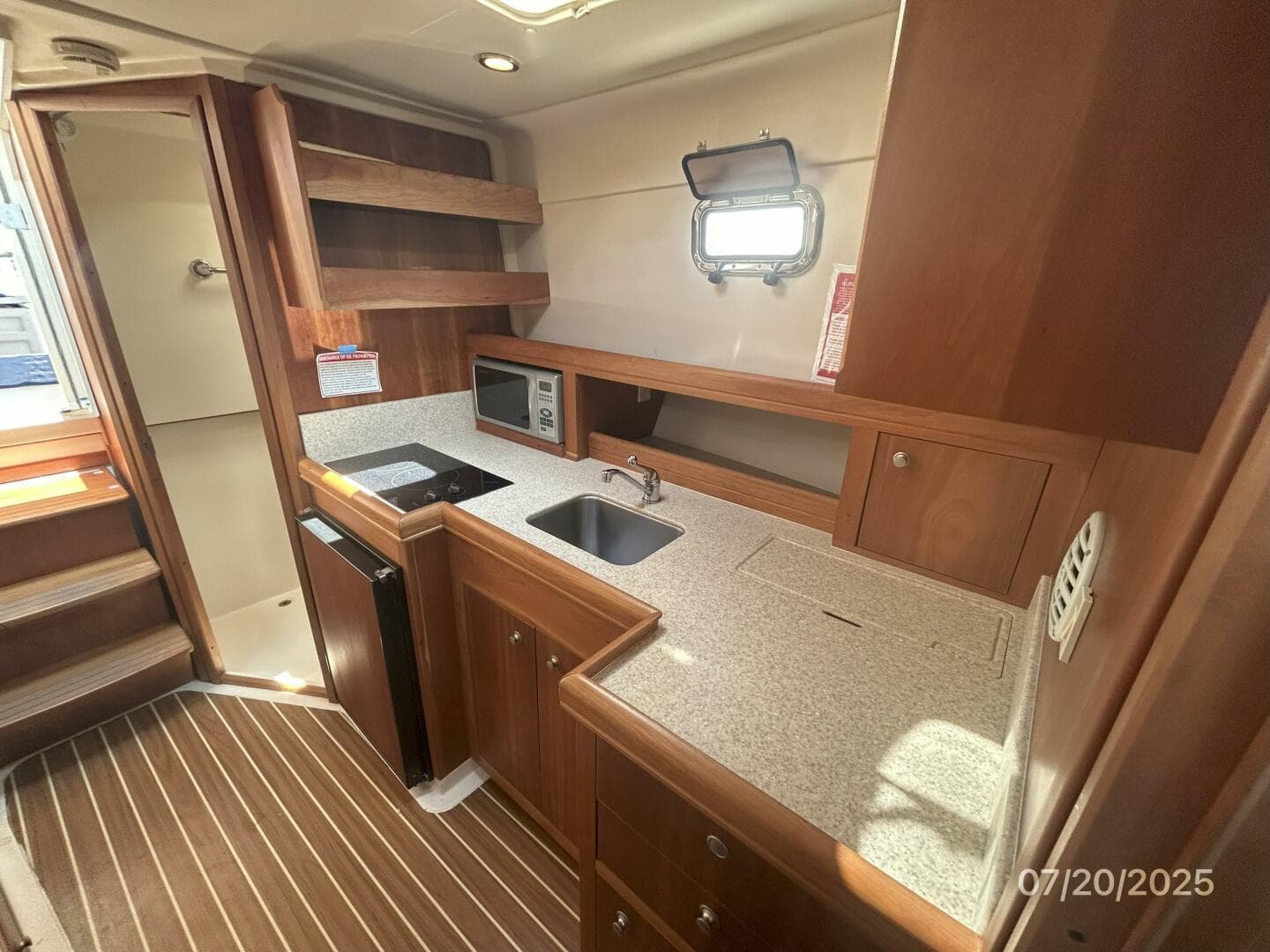 34' Mainship galley2