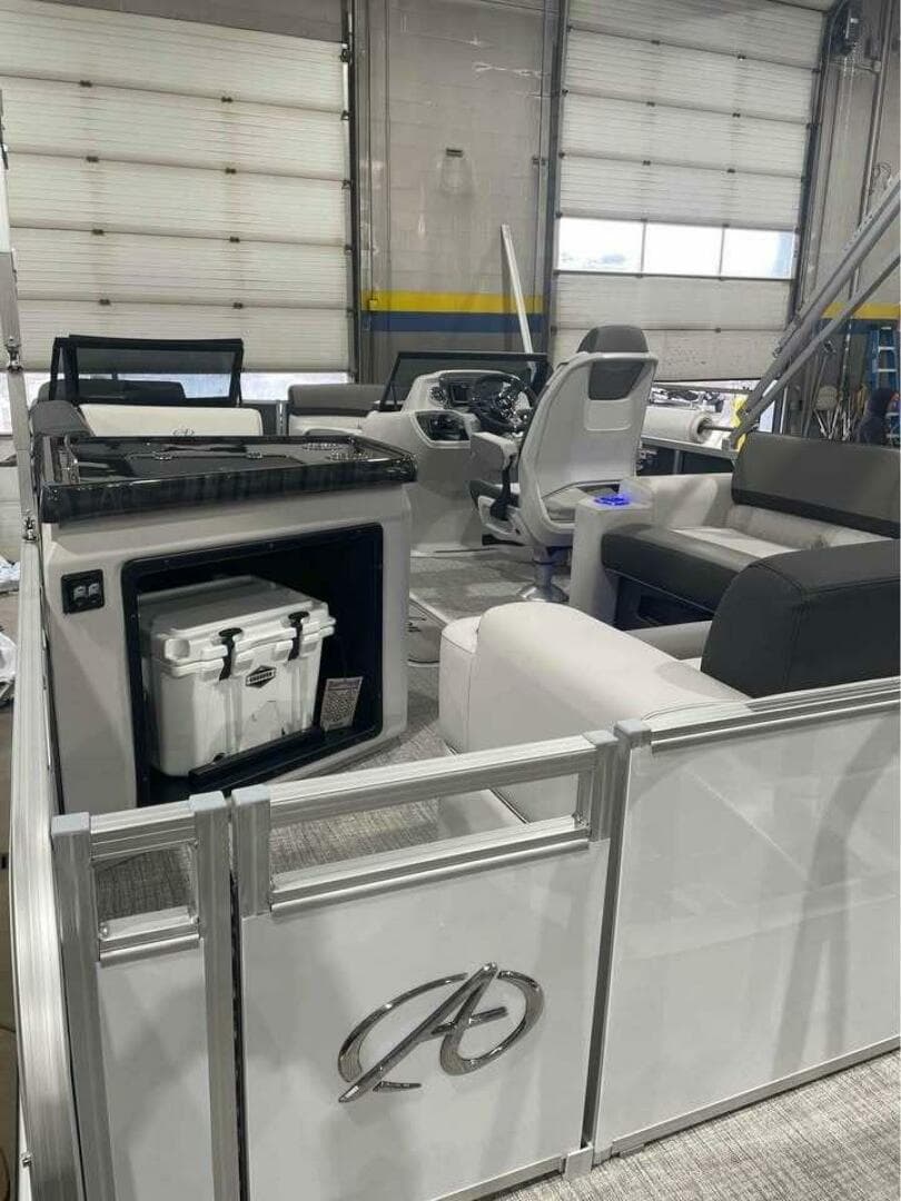 2023 Avalon 2385 LSZ