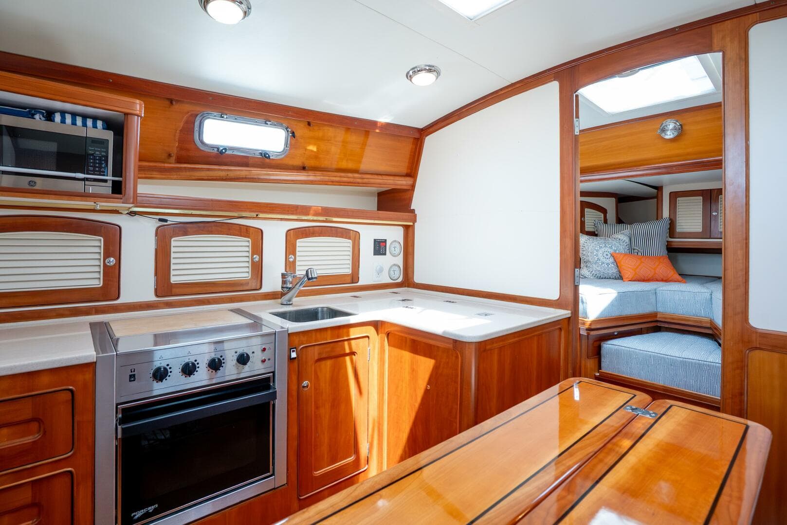 2000 Little Harbor WhisperJet 44