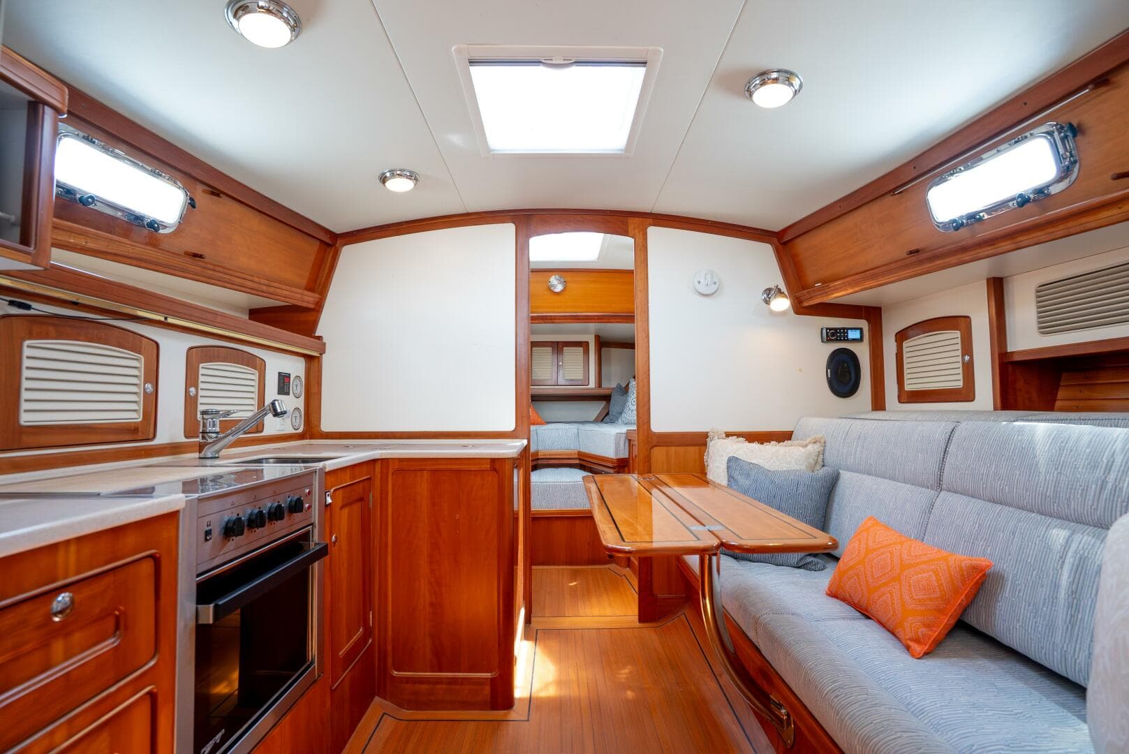 2000 Little Harbor WhisperJet 44