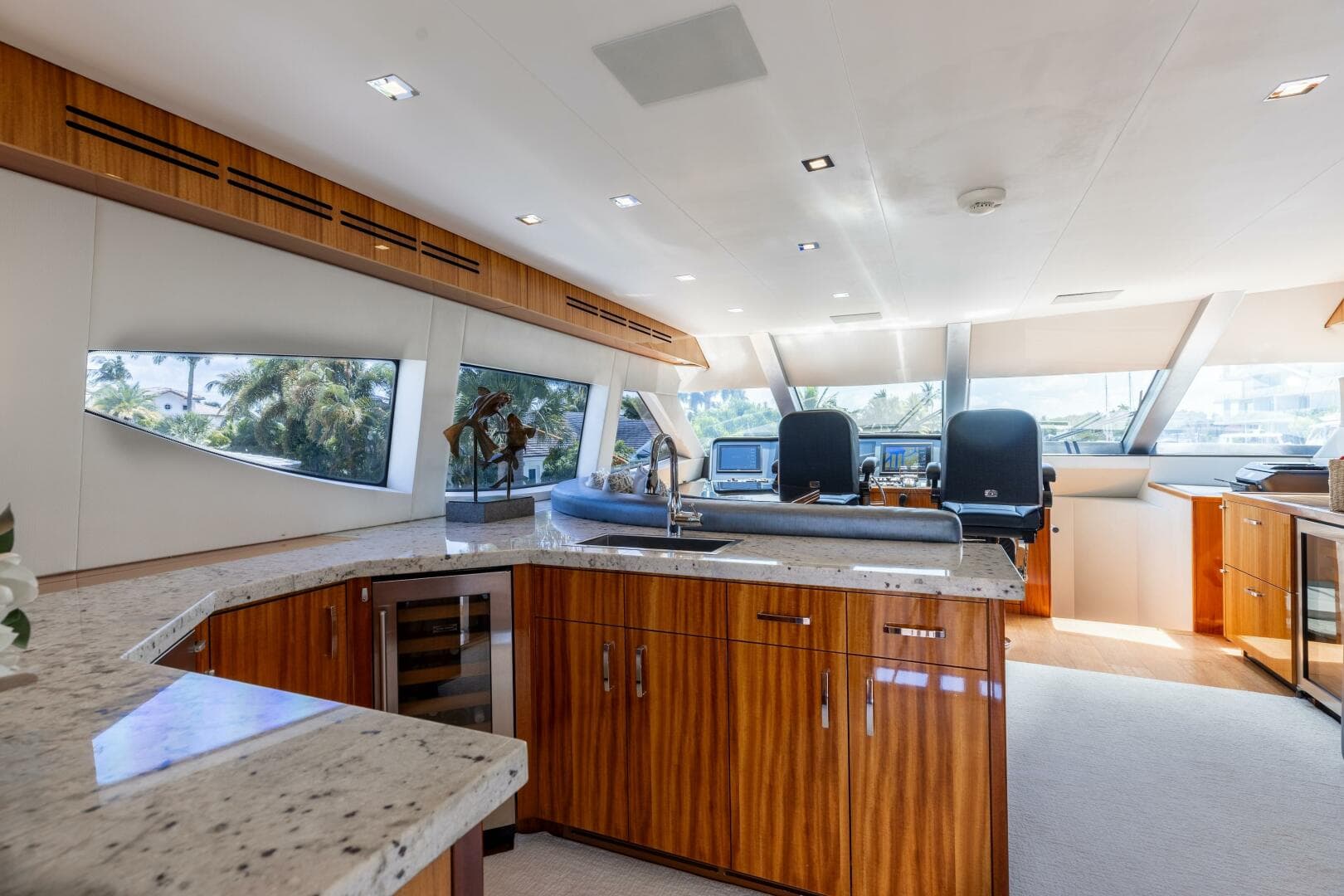 2014 Hatteras 80