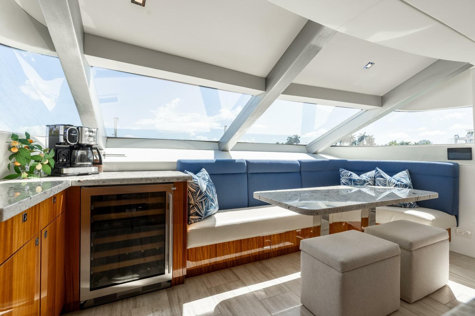 2014 Hatteras 80