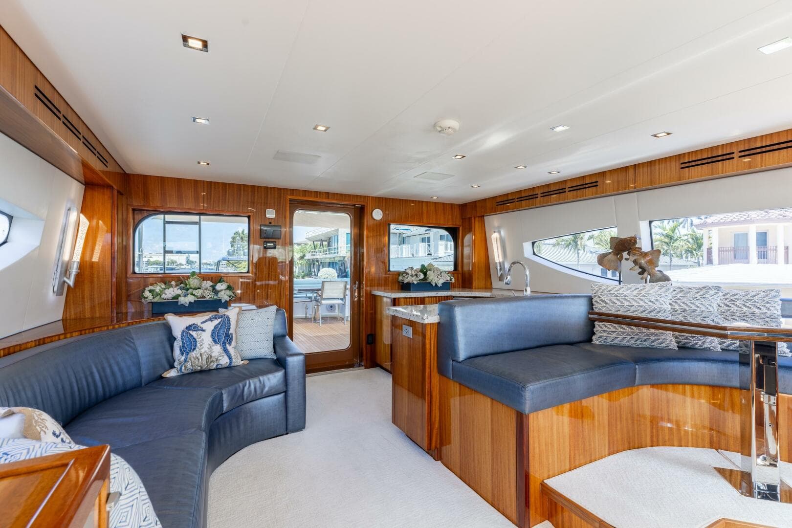 2014 Hatteras 80
