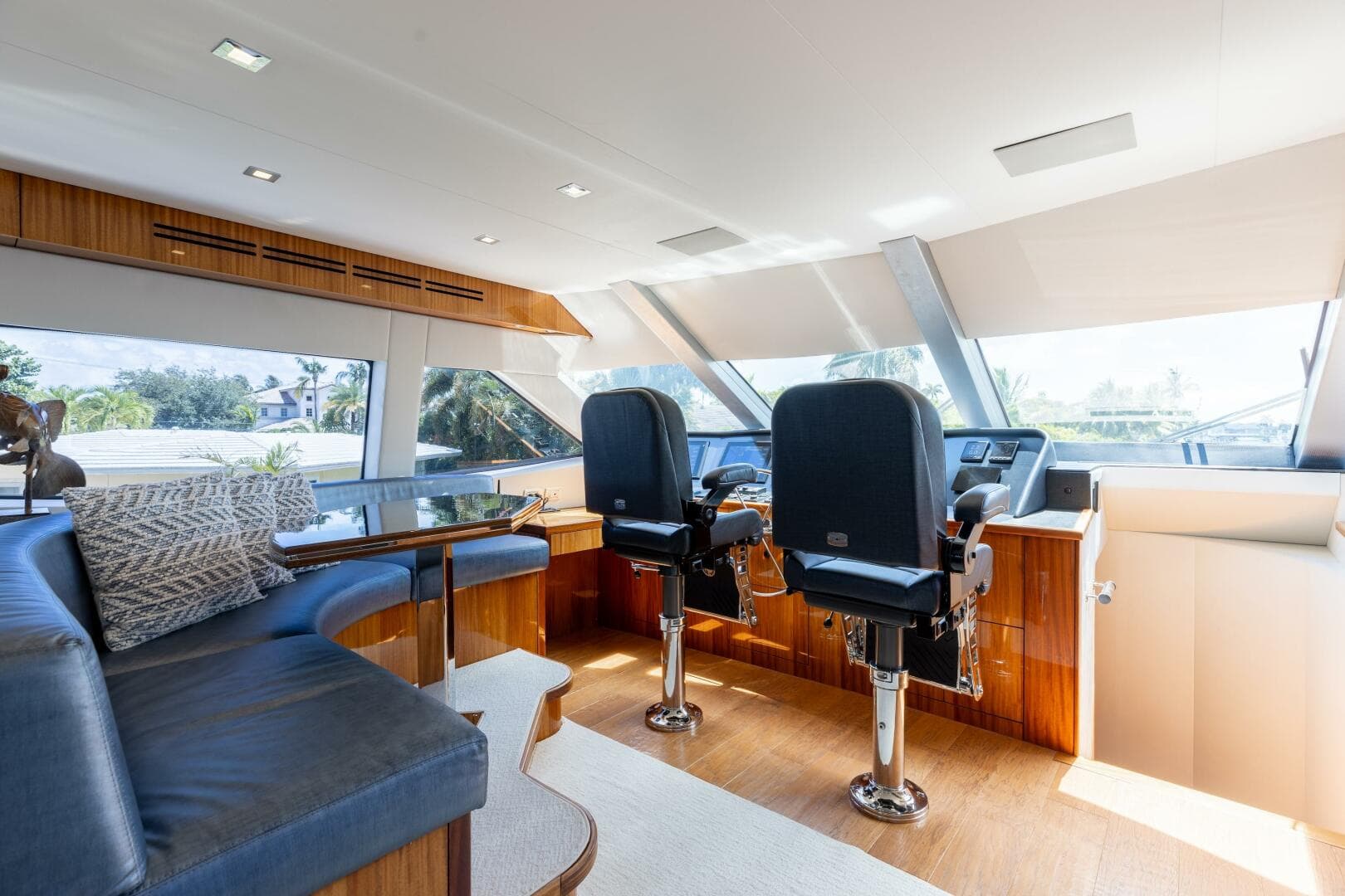 2014 Hatteras 80