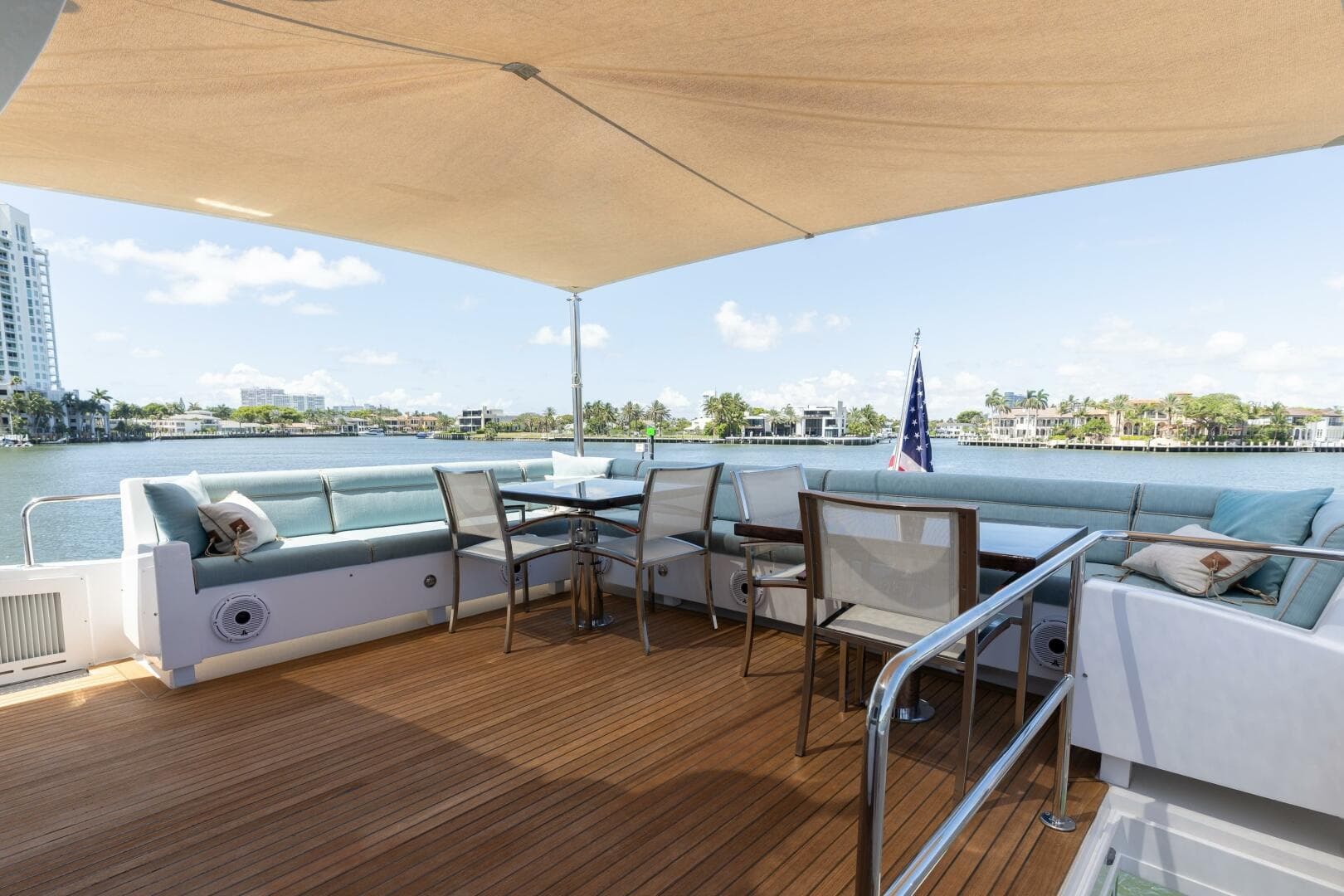 2014 Hatteras 80
