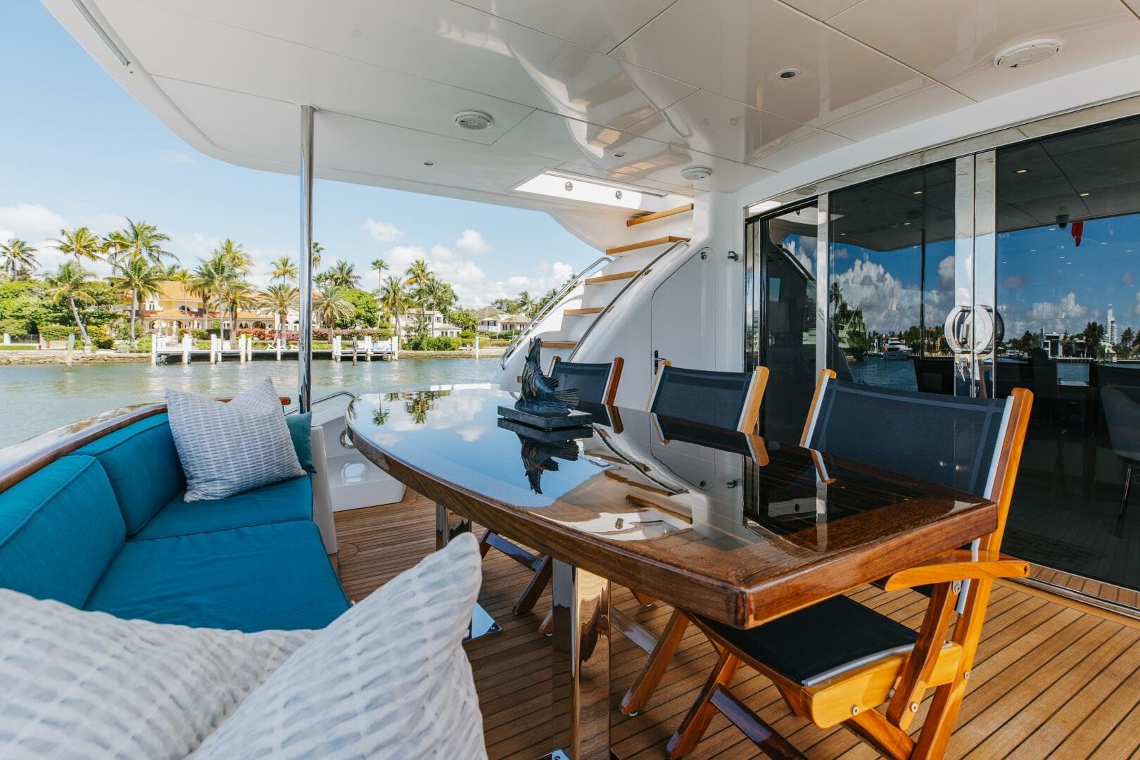 2014 Hatteras 80