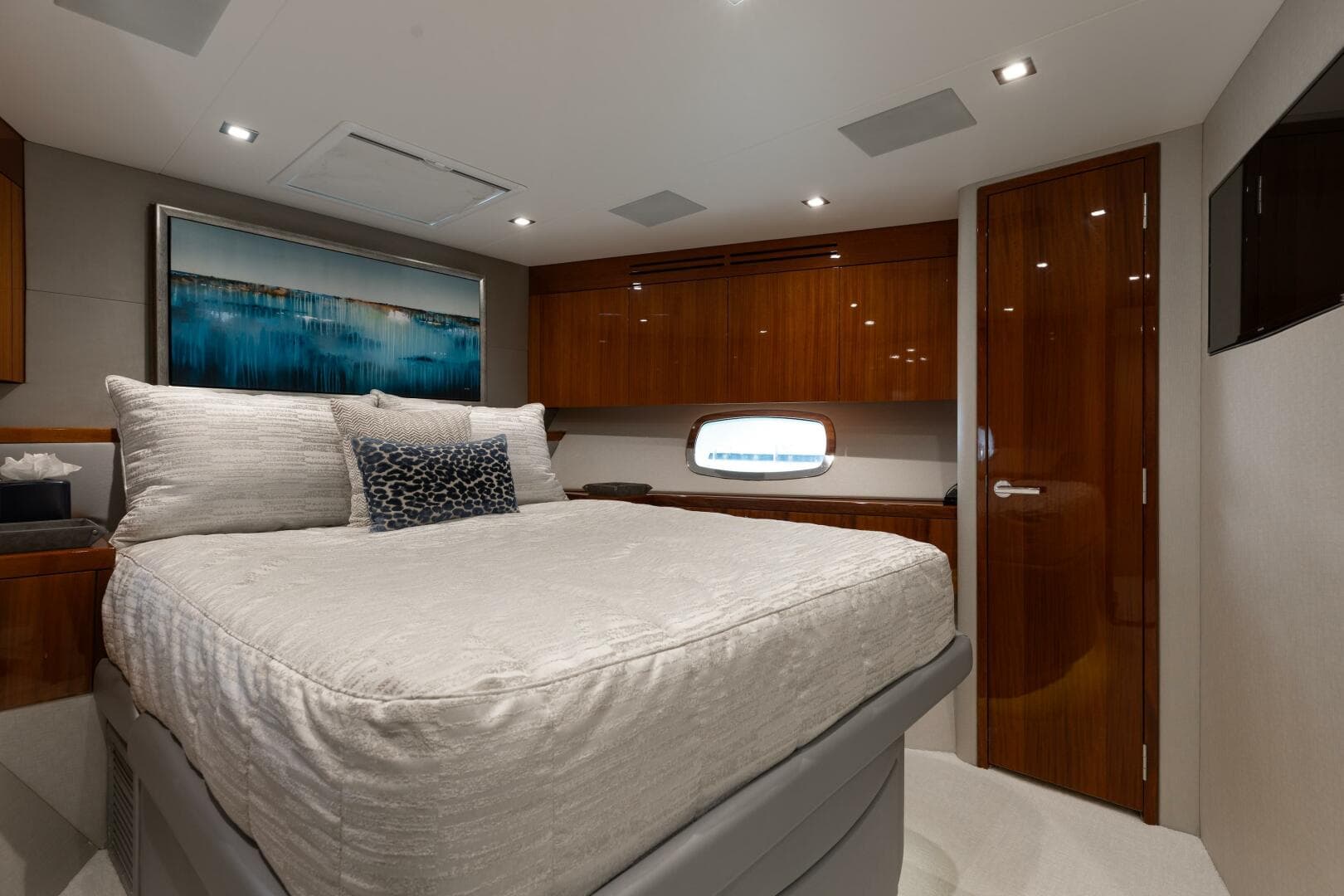 2014 Hatteras 80