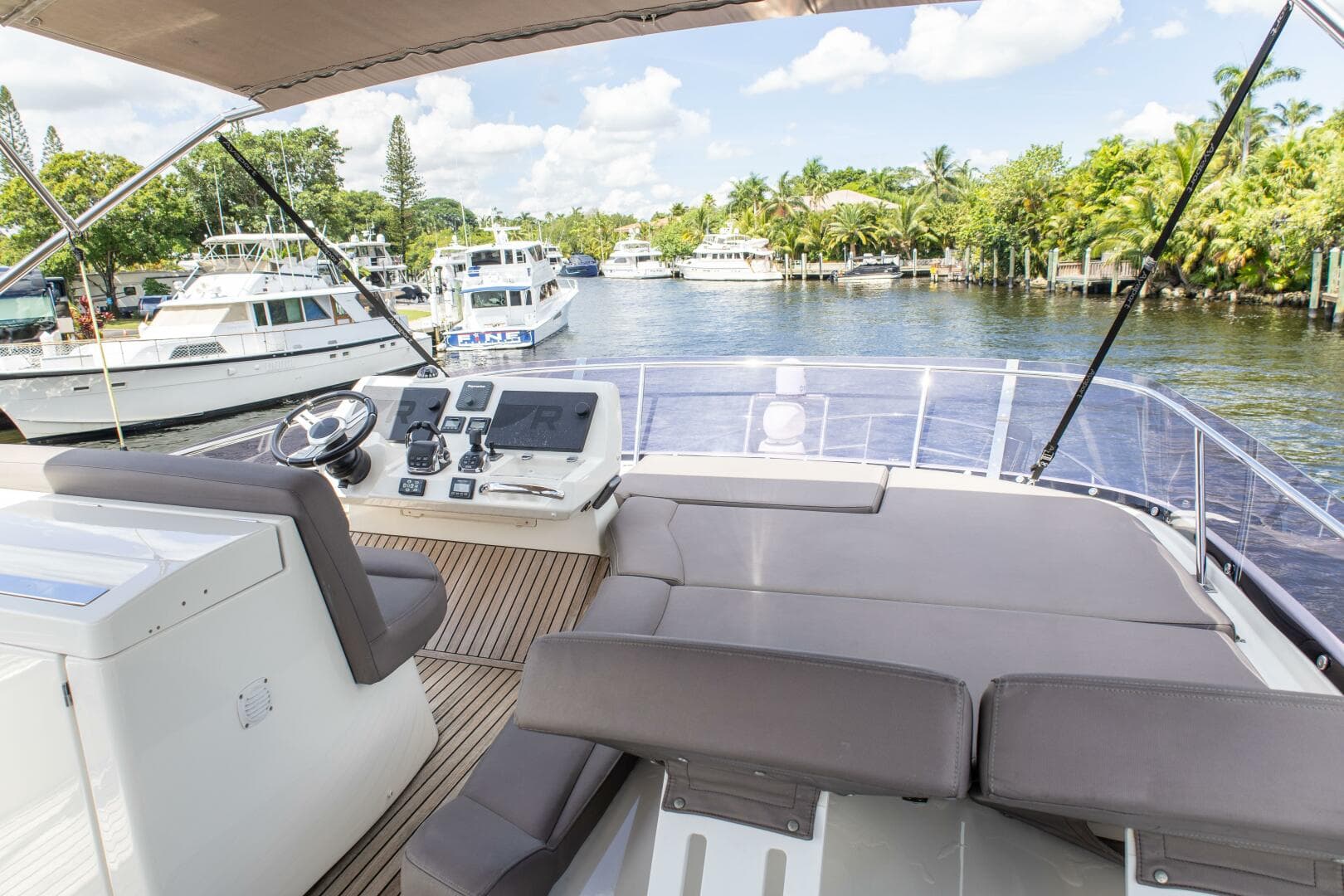 2018 Prestige 500 Flybridge