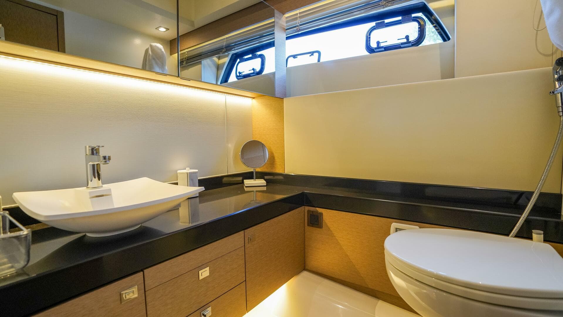 2018 Prestige 500 Flybridge