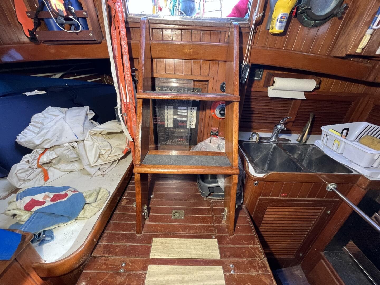 1982 Tayana Tayana 37