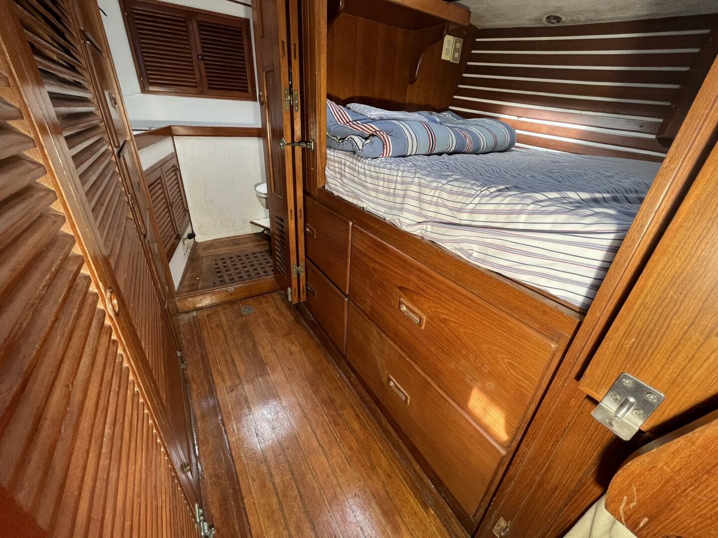 1982 Tayana Tayana 37