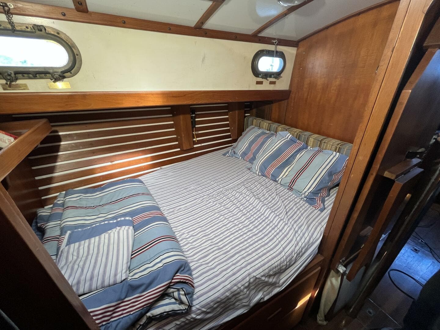 1982 Tayana Tayana 37