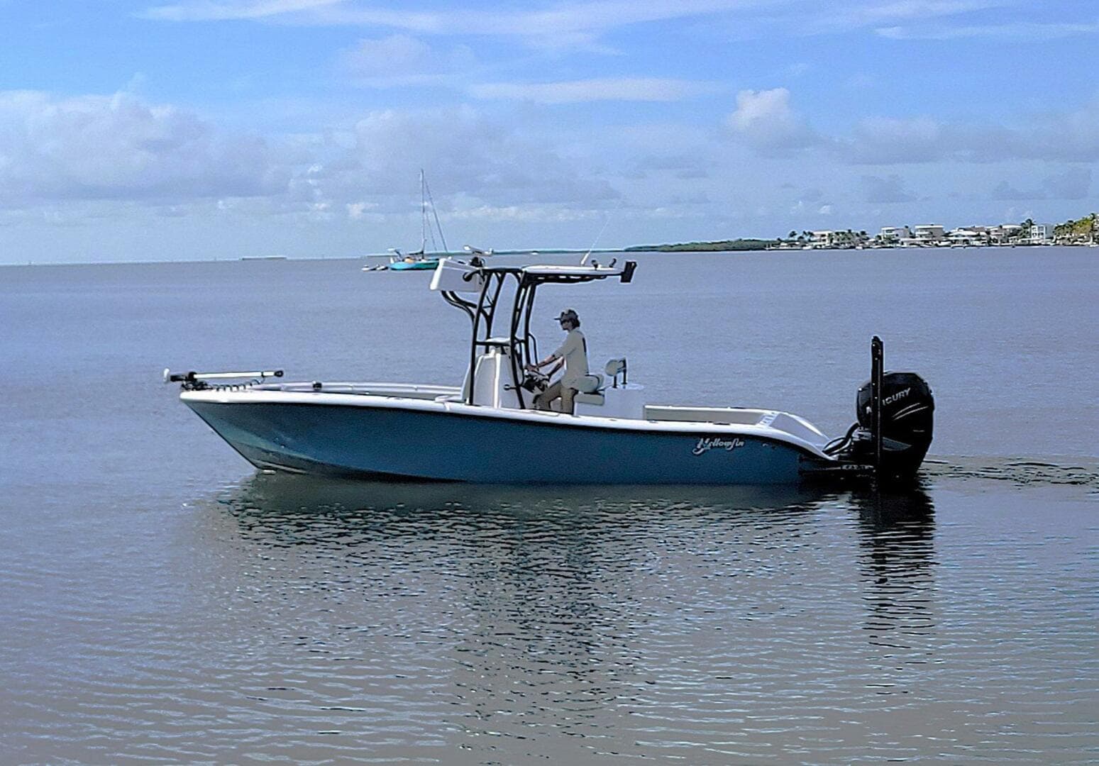 2021 Yellowfin 26 Hybrid
