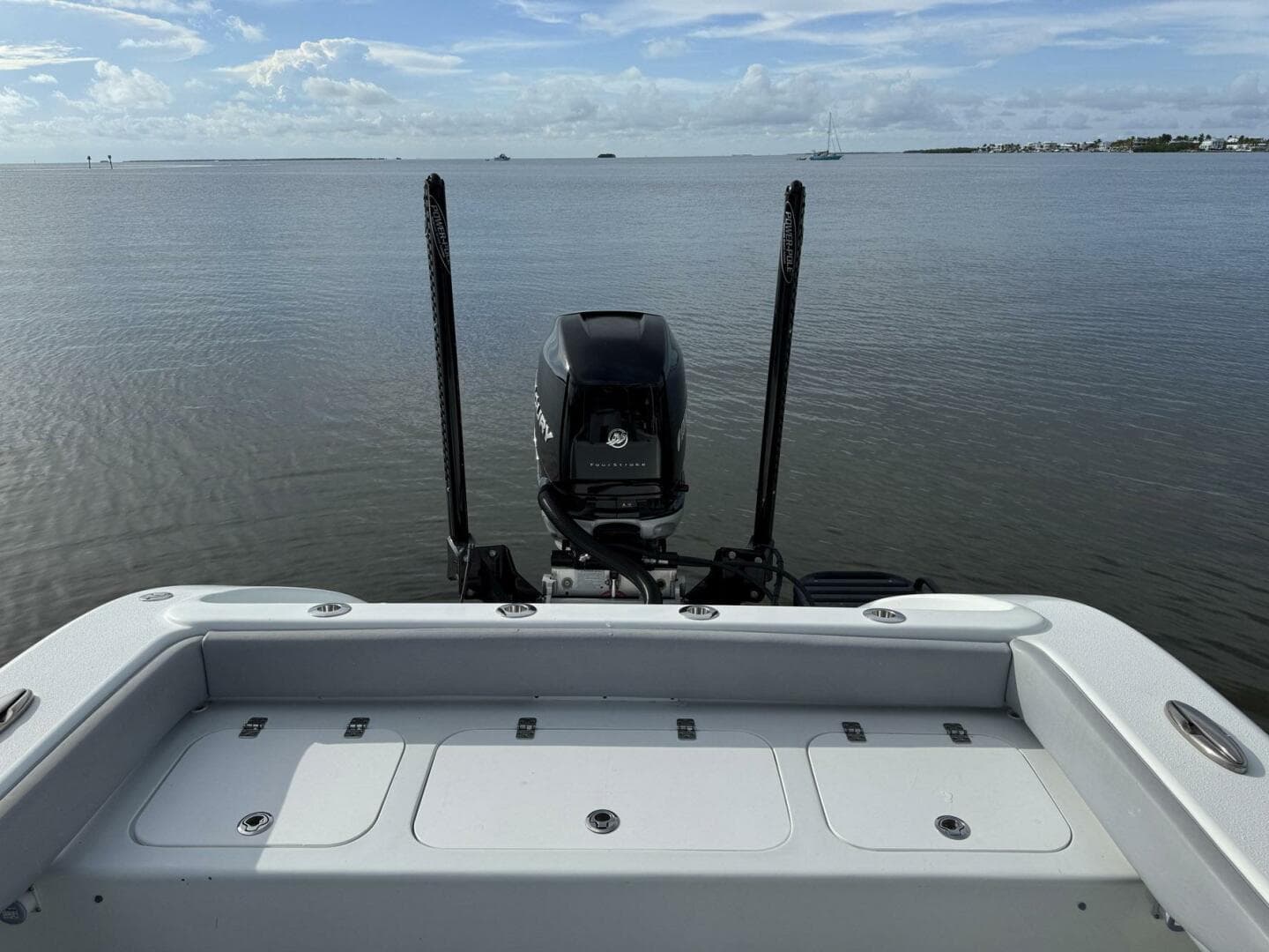 2021 Yellowfin 26 Hybrid