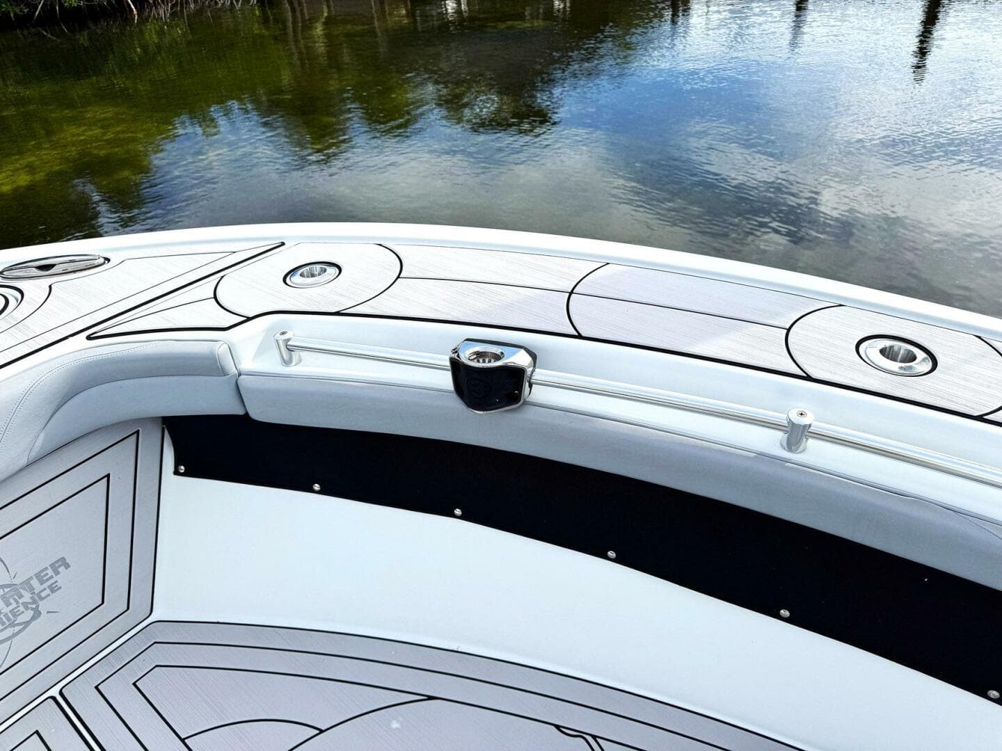 2021 Yellowfin 26 Hybrid