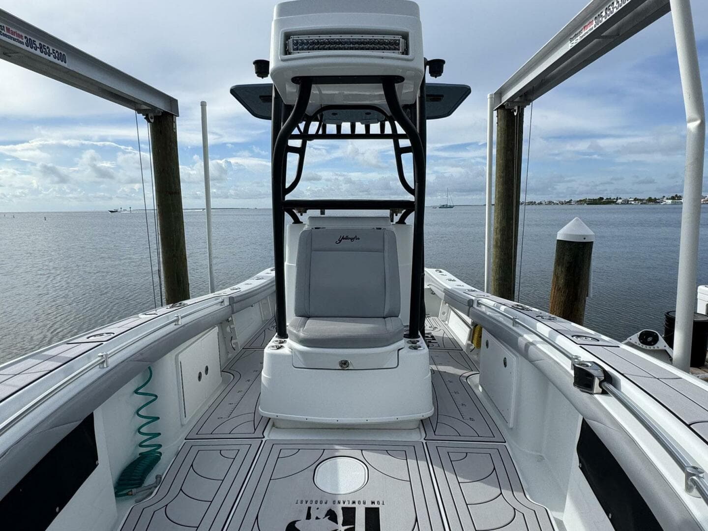 2021 Yellowfin 26 Hybrid