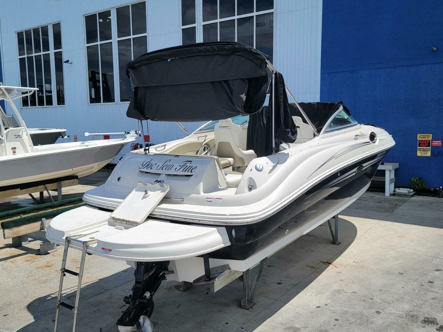 2007 Sea Ray 240 SUNDECK