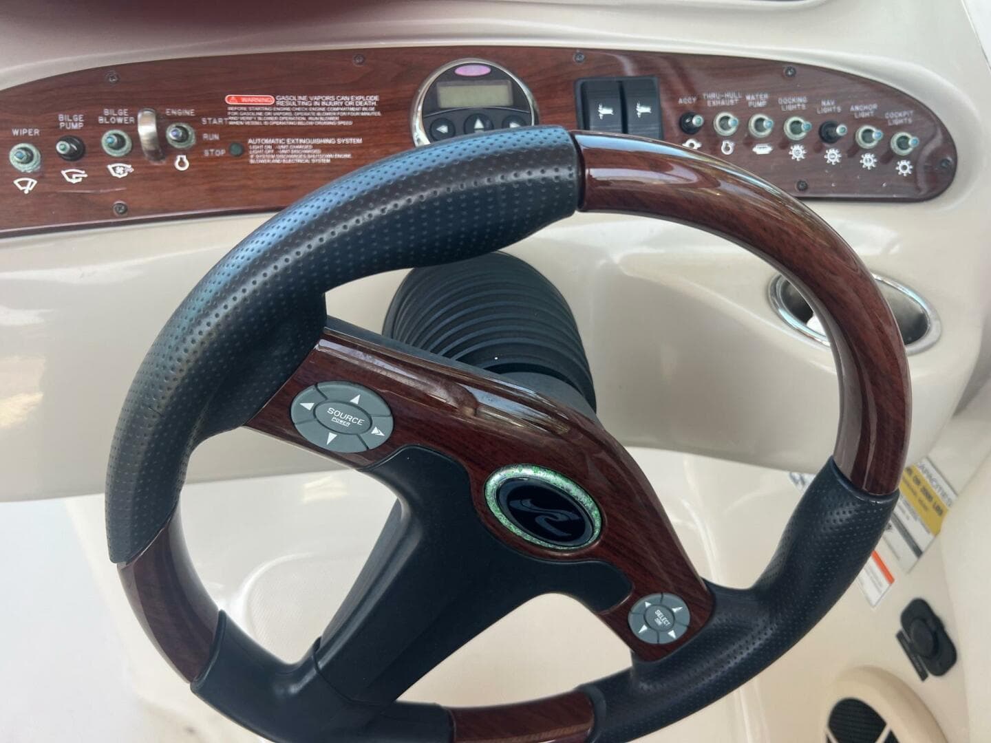 2007 Sea Ray 240 SUNDECK