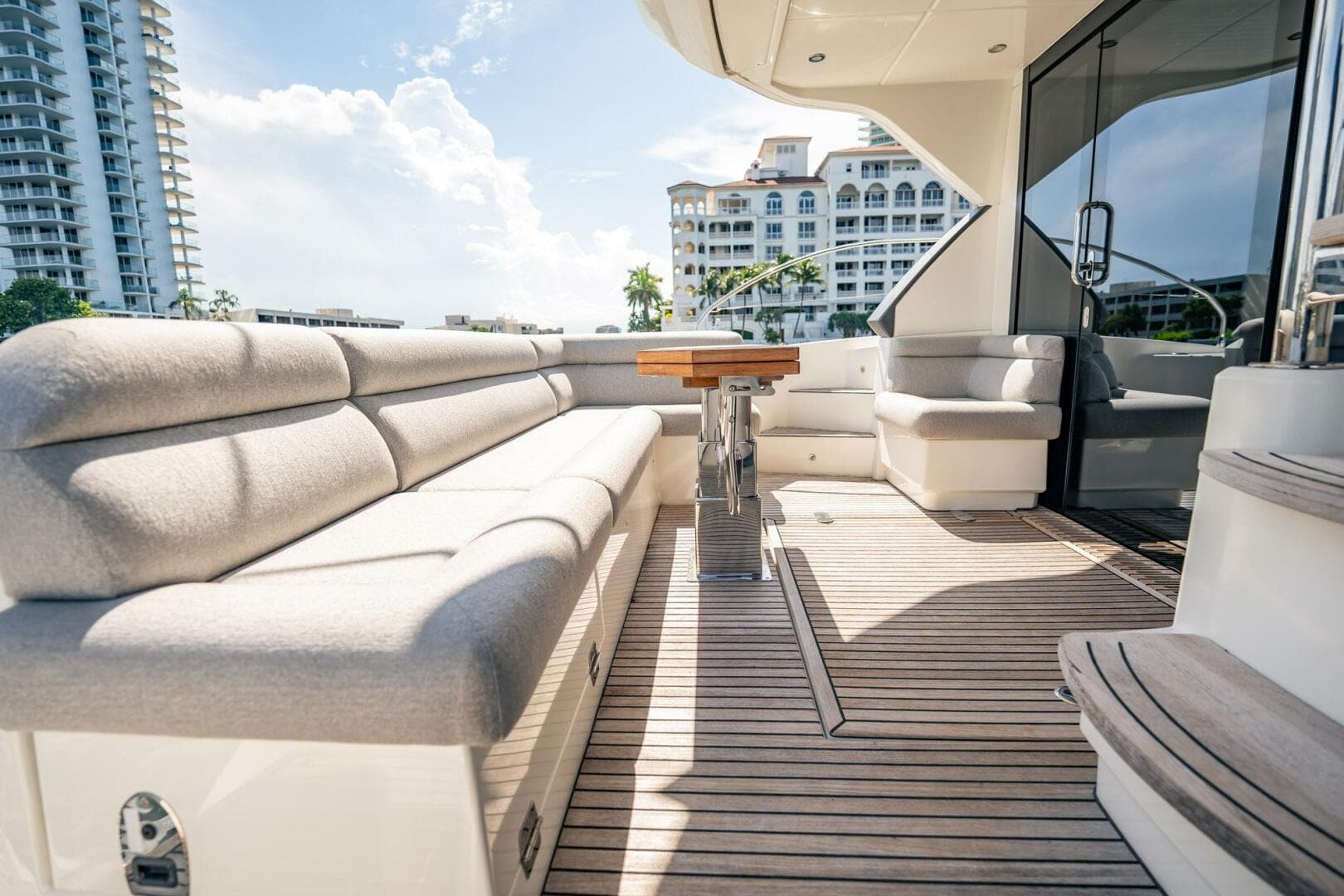 2021 Beneteau Monte Carlo 52