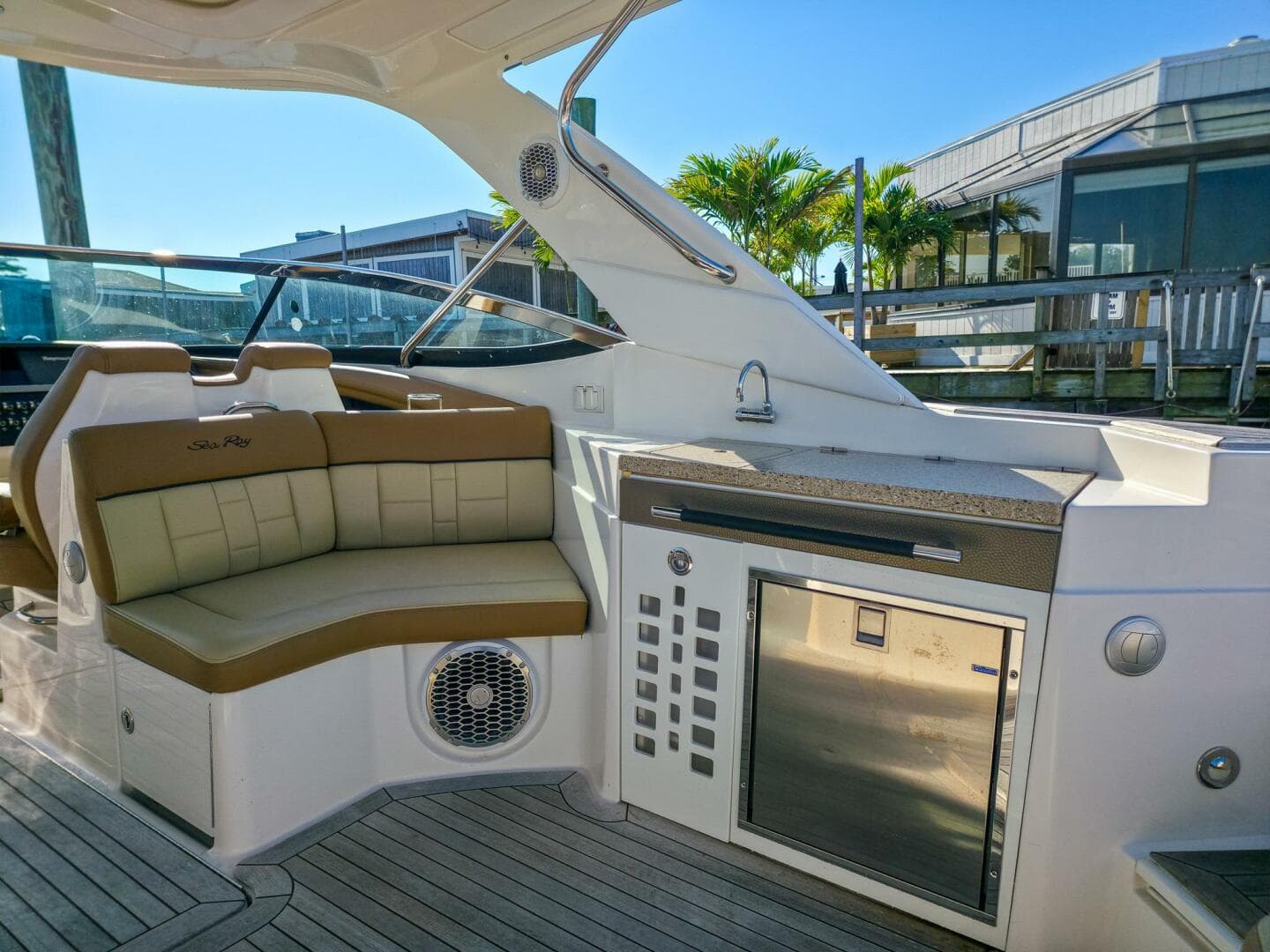 2015 Sea Ray 350 SLX