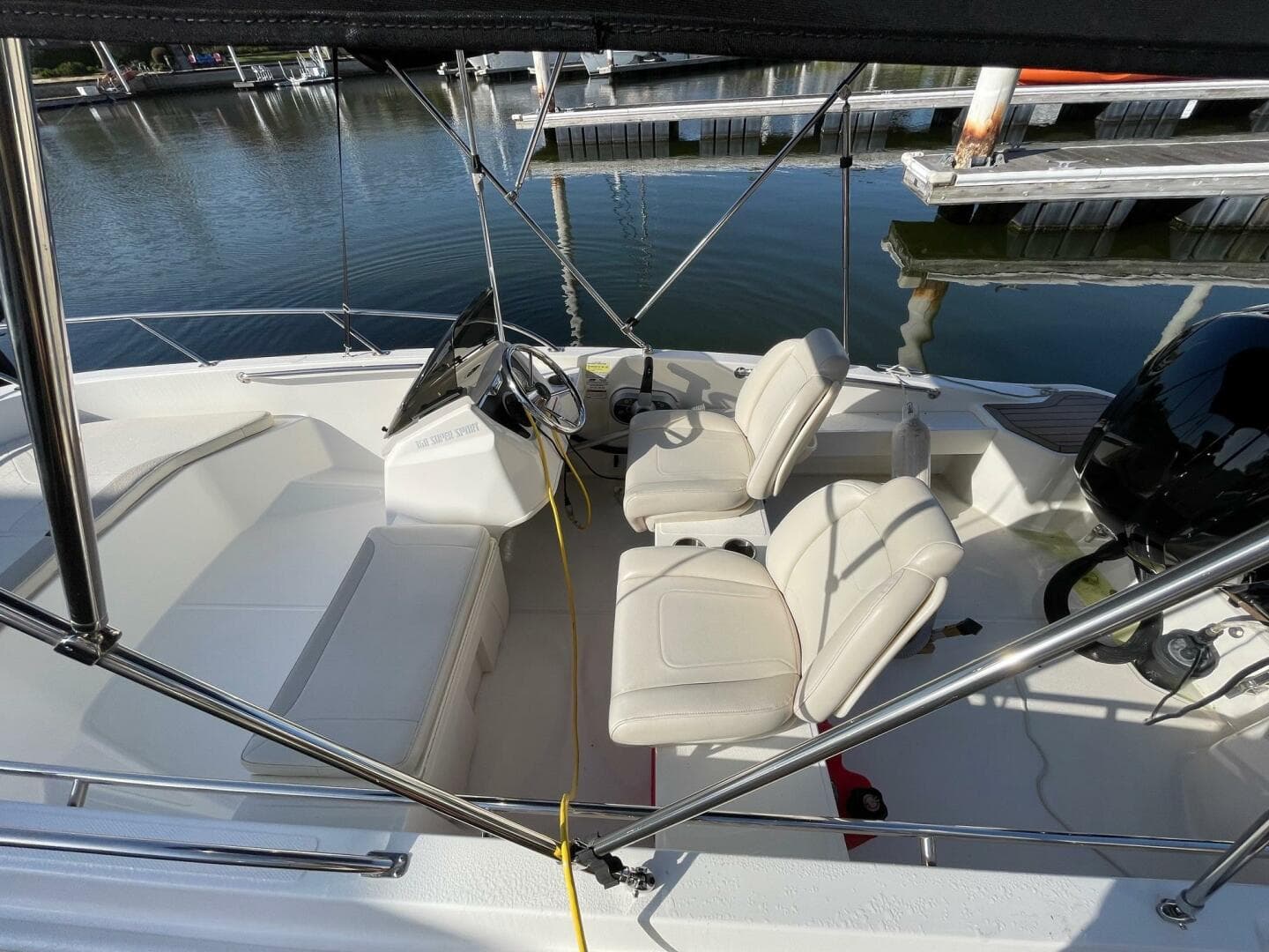2021 Boston Whaler 