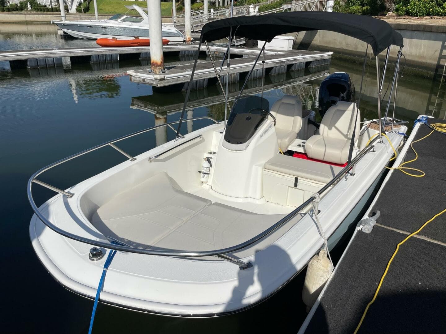 2021 Boston Whaler 