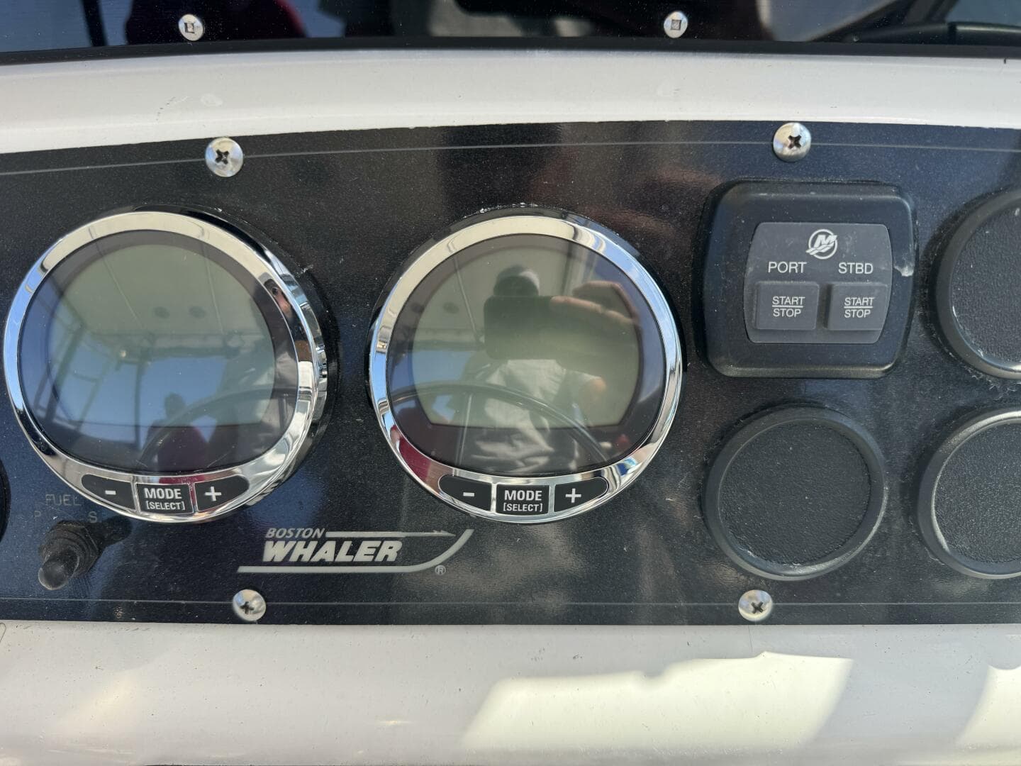 1999 Boston Whaler 28 Conquest