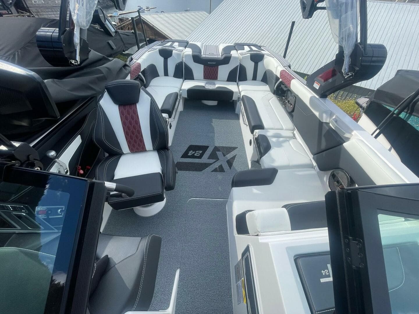 2024 Mastercraft XT24
