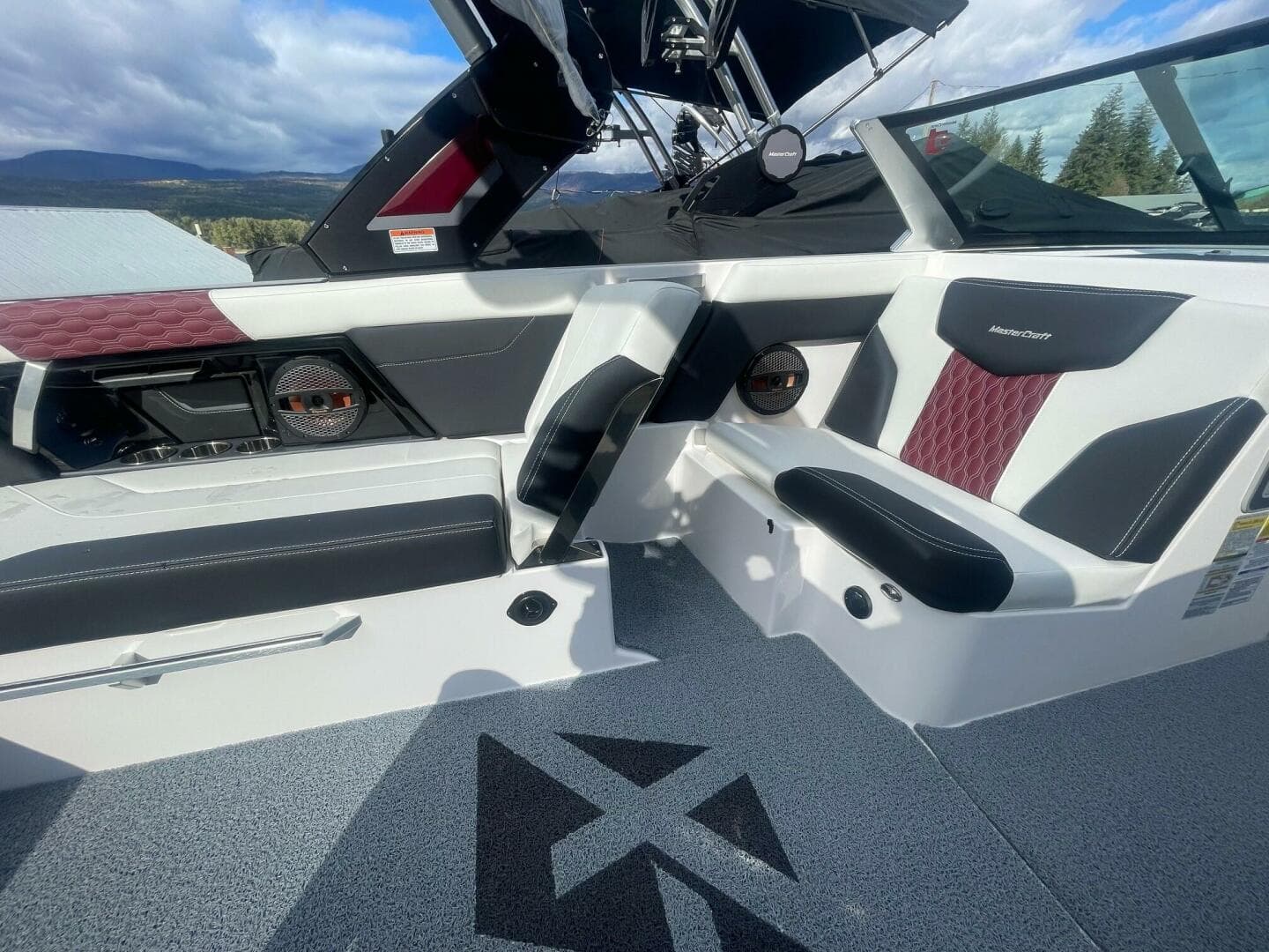 2024 Mastercraft XT24