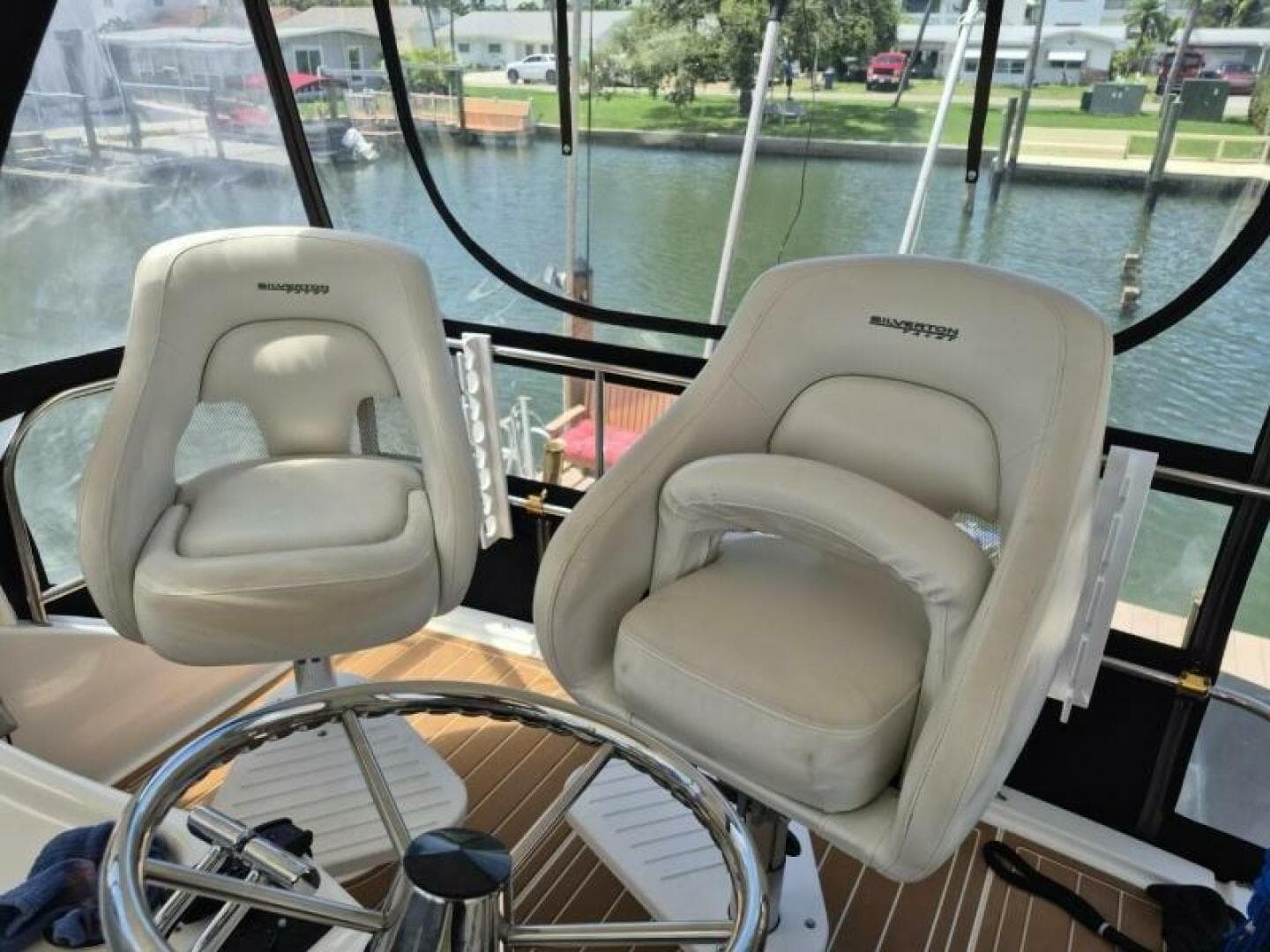 2002 Silverton 38 Convertible