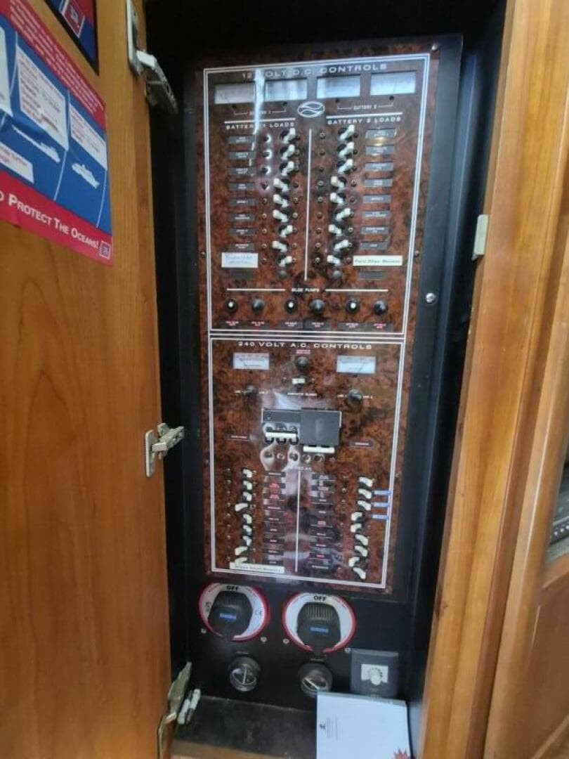 2002 Silverton 38 Convertible