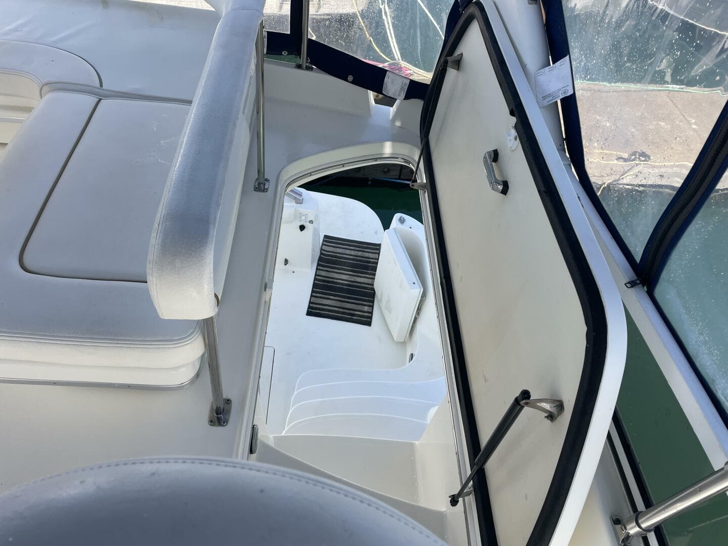 2000 Sea Ray 400 Sedan Bridge