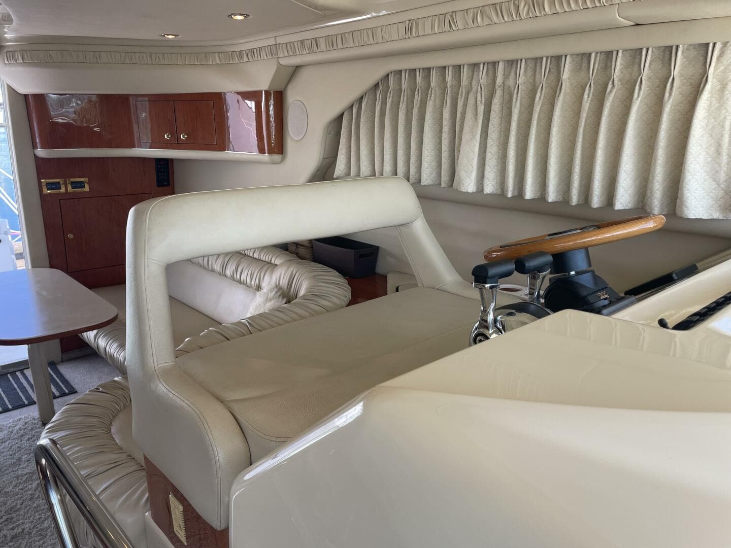 2000 Sea Ray 400 Sedan Bridge